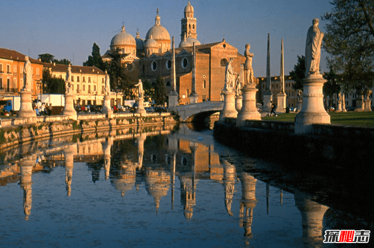 世界上最古老的大学排名:哈佛未进榜,第一是所清真寺