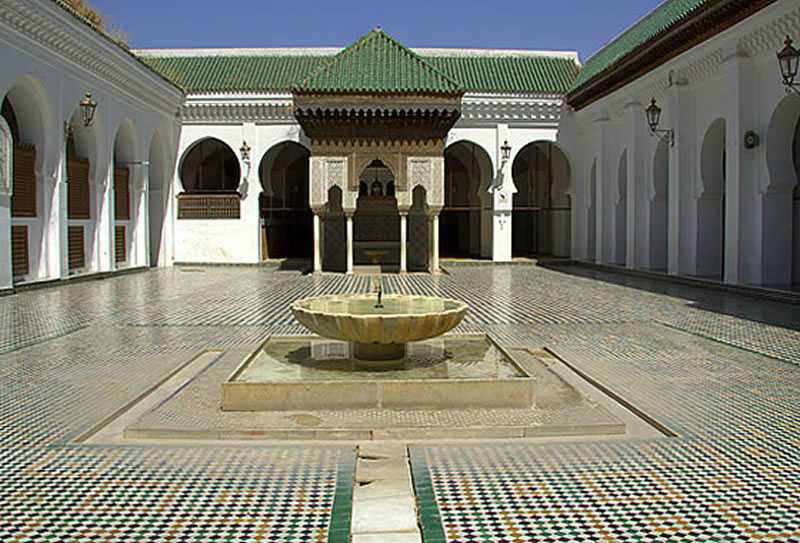 世界上最古老的大学排名:哈佛未进榜,第一是所清真寺