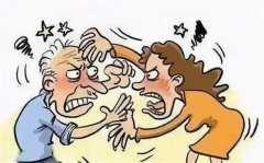 不断对儿女施暴，阻挠子女婚姻，逼死儿